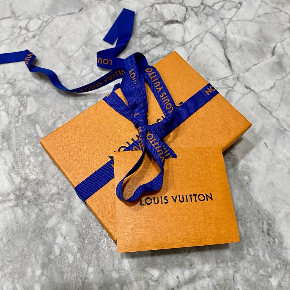 Louis Vuitton box (small with gift tag)